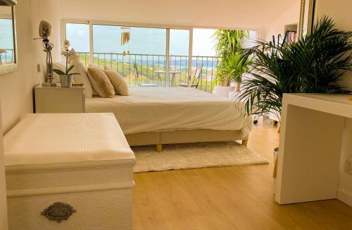 Alges House | Ideally located with perfect views