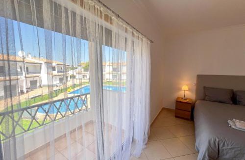 Mosqueira House | Charming 3-Bedroom Villa with Pool in Albufeira