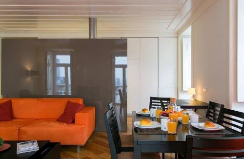 Martires Apartment | GuestReady - Sleek flat near Santa Justa Lift
