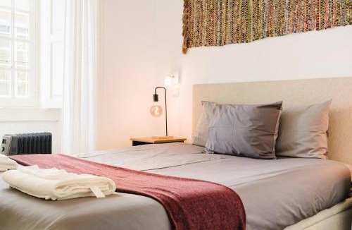 Sacramento Apartment | Private Pool Chiado Gem, Patio Retreat wAC
