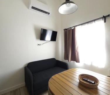 Linda-a-Velha Apartment | Casinhas da Ajuda nº 9-1