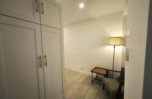 Sao Cristovao e Sao Lourenco Apartment | TVM simple studio in old Lisbon