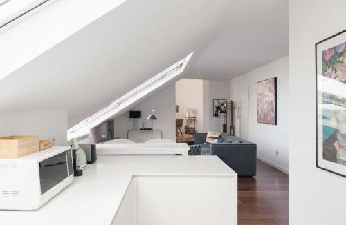 Sao Sebastiao da Pedreira Apartment | Deco Gem in City Center