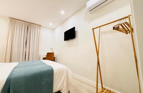 Paranhos Apartment | Modern apartment with balcony and free parking