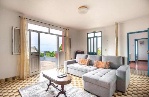 Arco de Sao Jorge House | Casa reizinho