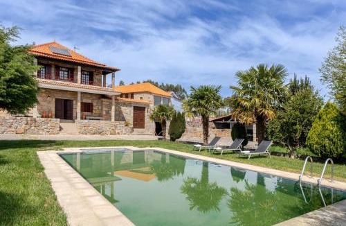 Gondalaes House | HostWise - Country Villa w/Pool, Court & Views