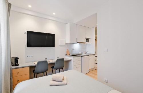 Alvalade Apartment | Lovely studio fully equipped near subway N13