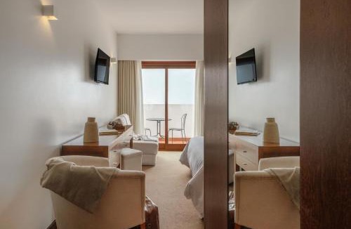 Laundos Hotel | Sao Felix Hotel Hillside & Nature