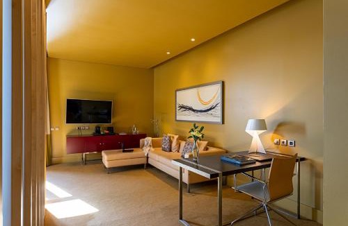 Campanha Hotel | Pestana Palacio do Freixo, Pousada & National Monument - The Leading Hotels of the World
