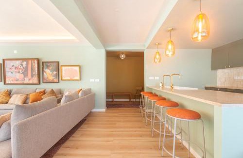 Barcarena Villa | Retreat Villa, Hot tub, BBQ