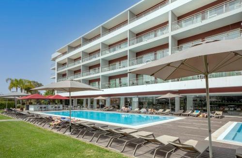 Areias de Sao Joao Hotel | Areias Village Beach Suite Hotel