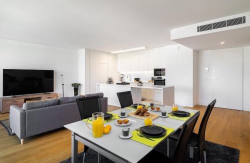 Benfica Apartment | WHome History and Comfort, Luxurious Living in Benfica