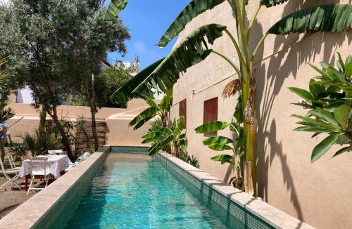 Belem Villa | Junqueira Gardens - Casa Antiga Jardim e Piscina