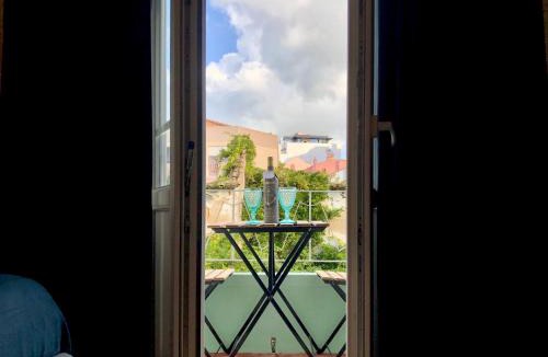 Santa Maria do Castelo e Sao Miguel Apartment | Refúgio histórico e elegante- A curta distância do castelo, das praias e Lisboa-ideal para profissionais