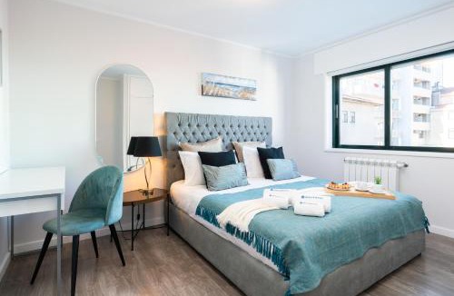 Vila Nova de Gaia Apartment | Host Wise - Elegant Spacious Flat w Balcony - Ace Location