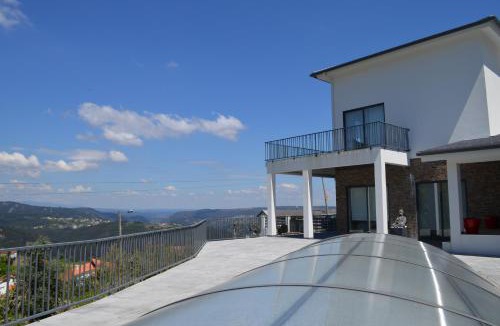 Vila Nova de Poiares House | Casa de Campo de SOUTELO