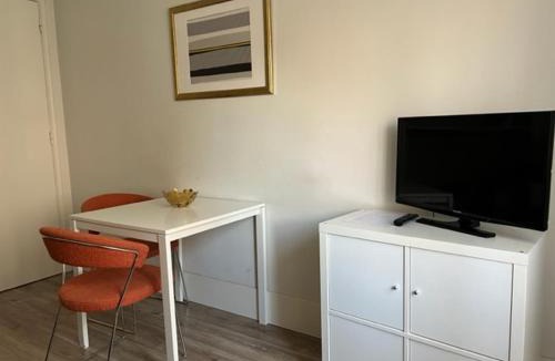 Sao Joao de Deus Apartment | Fantastic 1 Bedroom Apartment at Roma Avenue - 1B