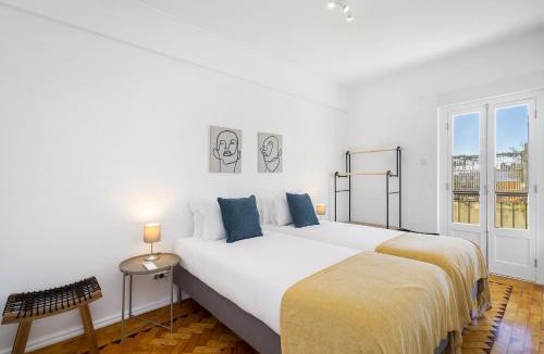 Alges Apartment | WHome Peaceful Algés Family Home away from City Noise