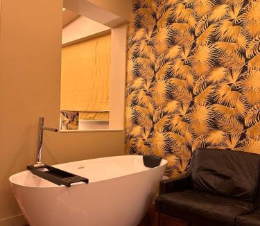 Santos Bed & Breakfast | The Felix 10