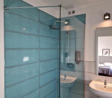 Santo Antonio Hostel | Castilho 63 Hostel & Suites