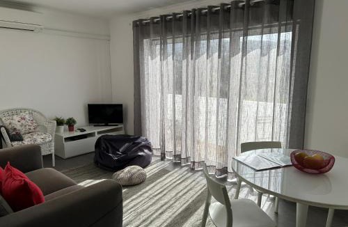 Varzea de Sintra Apartment | Cabriz White House