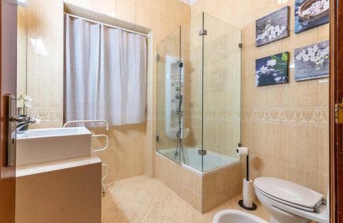 Alto do Pina Apartment | ALM- Spacious. Sunny. Patio. Quiet area. FAST WIFI