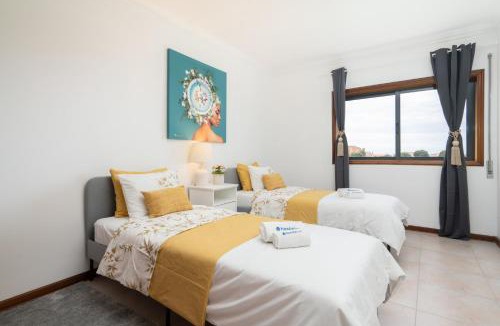 Sao Mamede de Infesta Apartment | Sunny Cozy Flat w/Terrace - São João