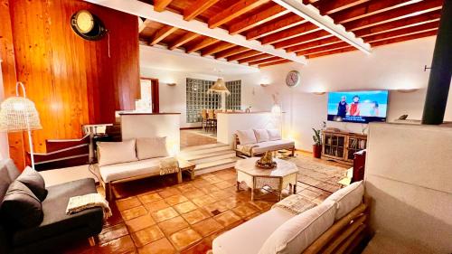 Castelo Villa | Lovely Beach House with Stunning View