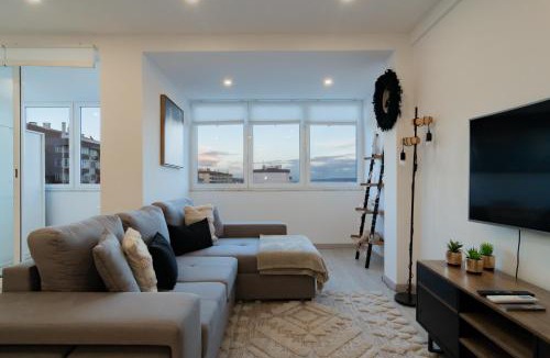 Paco De Arcos Apartment | Stylish Apartment W/River View by LovelyStay