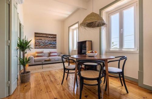 Estoril Apartment | Monte Estoril Train Station - Seaside Apartment