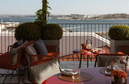 Encarnacao Hotel | Bairro Alto Hotel The Leading Hotels of the World
