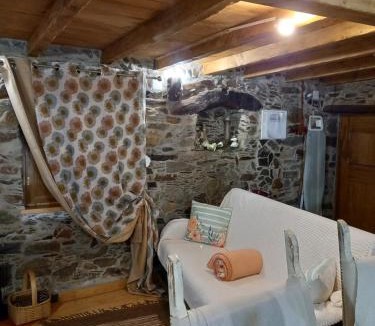 Lousa House | Talasnal Casas da Urze TER