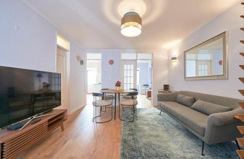 Alfama Apartment | Amazing Terrace and Riverview in Historical Lisbon