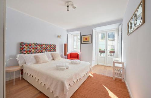 Alfama Apartment | Amazing Terrace and Riverview in Historical Lisbon