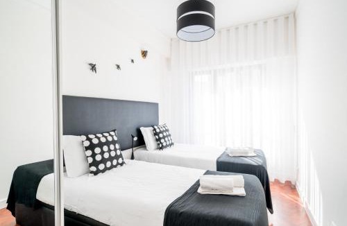 Casal da Ladeira Apartment | Central Family and Executive Apartment