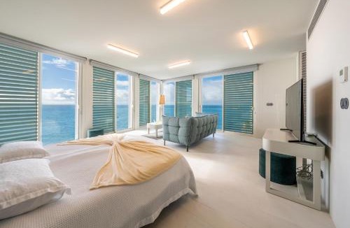 Santa Maria Maior Apartment | Barreirinha Suite Top Floor by Holiday Rental Madeira