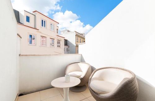 Santo Antonio Apartment | Exquisite Townhouse in Lisbon City Center- PRIVATE GARAGE & TERRACE