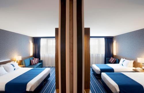 Carnaxide Hotel | Holiday Inn Express Lisbon Alfragide by IHG