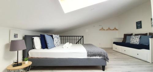 Lisbon Old Town Apartment | BmyT - The Villa