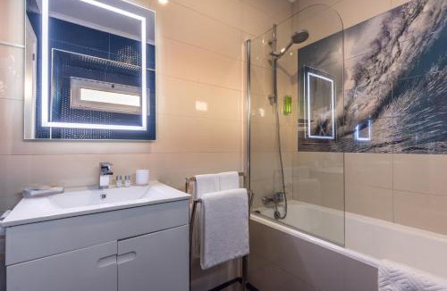 Ferragudo Bed & Breakfast | Suites By The River