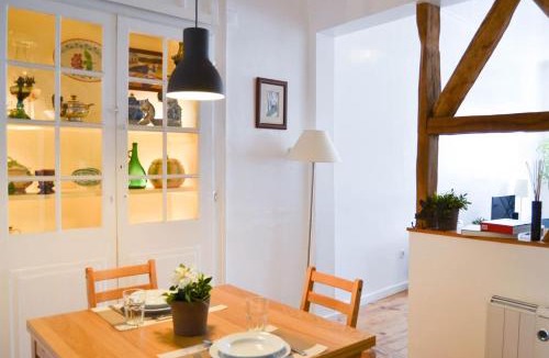 Santos Apartment | Family Apartment by the River