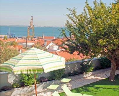 Lisbon Old Town House | Duques Villa Luxury Guesthouse