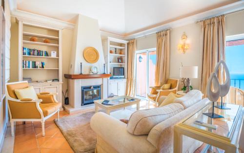 Sao Goncalo Apartment | Luxury One Bedroom Palheiro Village by Holiday Rental Madeira