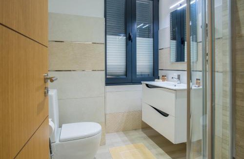 Ponta Delgada Apartment | Enxurros House