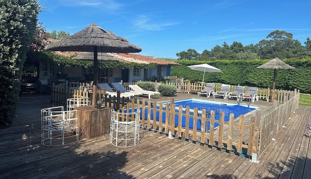 Beach house with heated pool and jacuzzi, 4 bedrooms in VIANA DO CASTELO