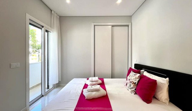 Praia DA Rocha Modern by Homing