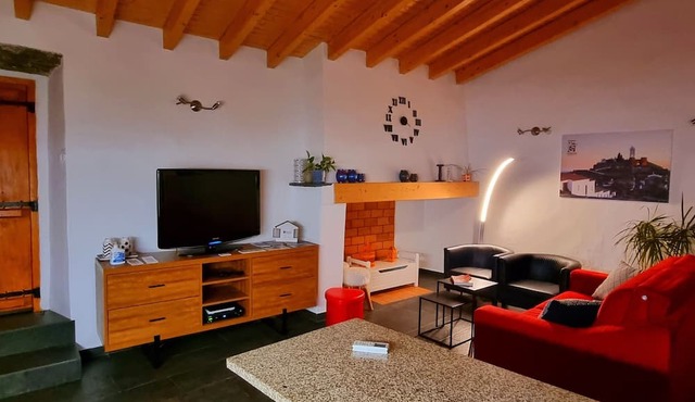 Lovely Bed House With one Room in Monsaraz Castle