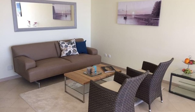 Holiday home in Sesimbra with barbecue, terrace and garden