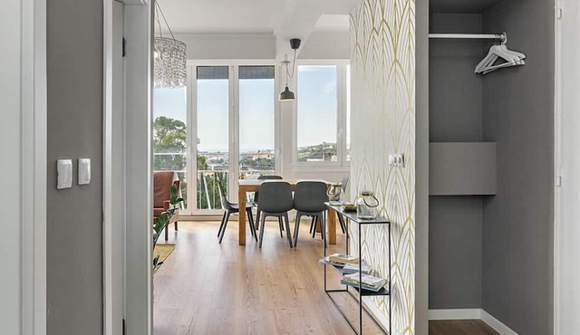 270 Panoramic View Premium Apartment