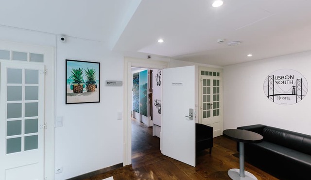 Lisbon South Hostel in Almada